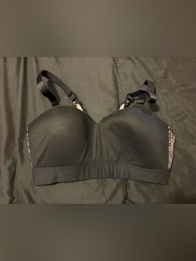 Paramour Black Wireless Lace-Trim Bra